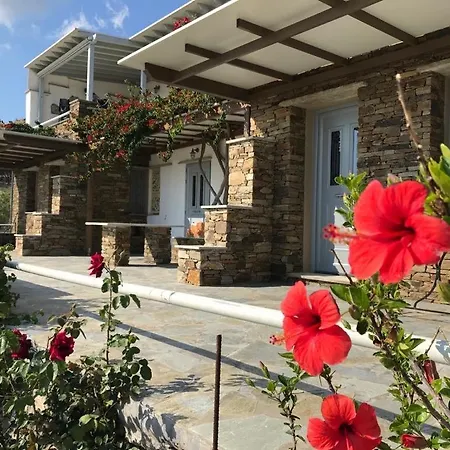 Oikia Petra Agios Ioannis (Tinos)