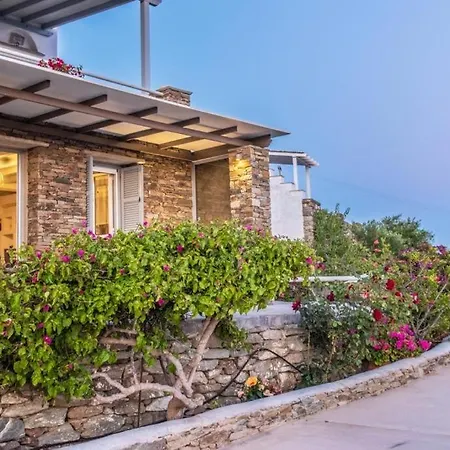 Oikia Petra Agios Ioannis (Tinos)