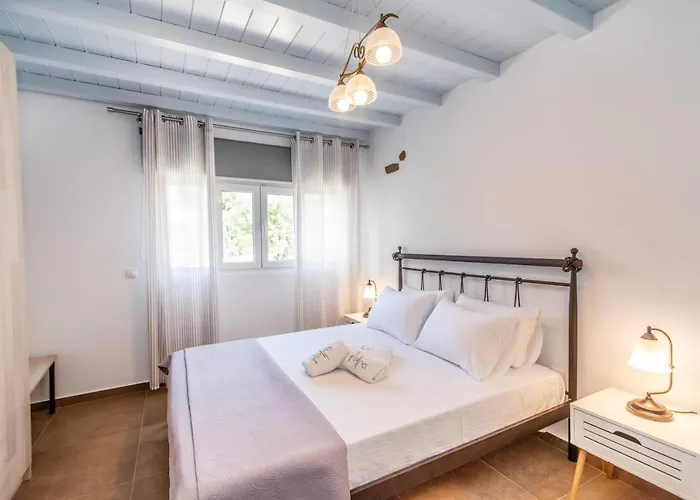 Oikia Petra Agios Ioannis (Tinos)